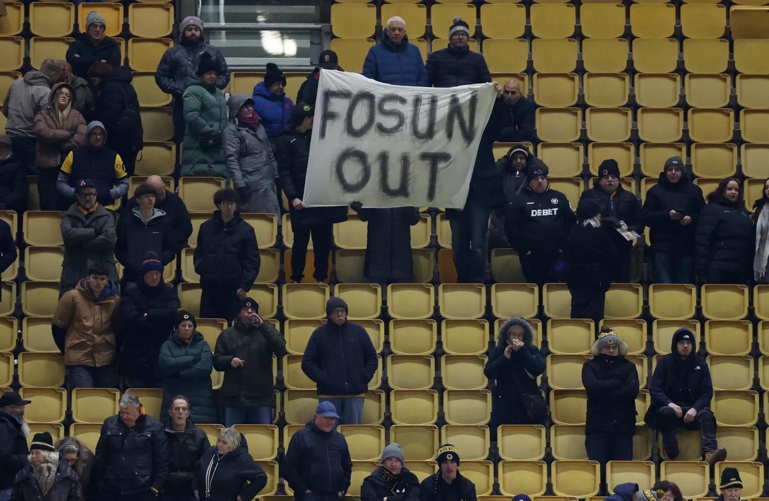 比賽第15分鐘才入場(chǎng)，狼隊(duì)球迷將在對(duì)陣曼聯(lián)時(shí)抗議復(fù)星國(guó)際