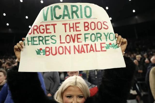 TA：列維的離開讓熱刺球迷少了個(gè)清晰的情緒宣泄目標(biāo)