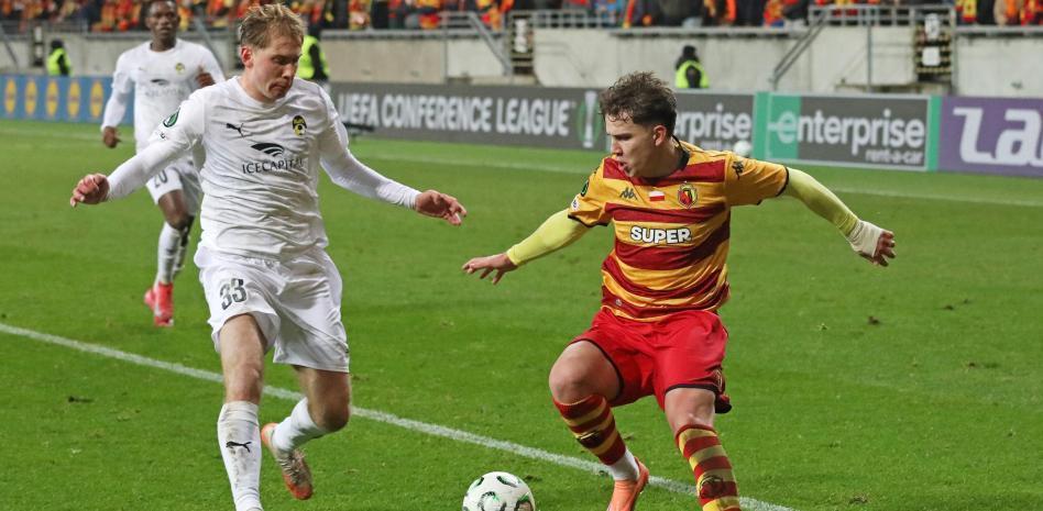 波蘭媒體：巴薩、曼城和切爾西考察波蘭17歲小將皮圖謝夫斯基