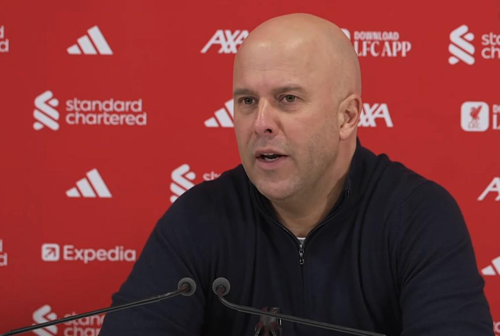 薩拉赫有說想留隊(duì)嗎？斯洛特：我是不會(huì)說談話的具體內(nèi)容的